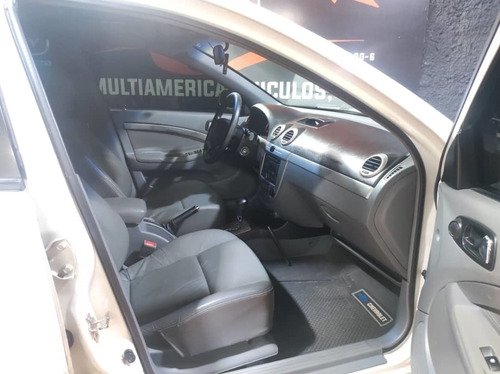Imagen 12 de 15 de Chevrolet Optra Sedan