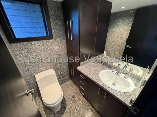 Apartamento En Venta En Clnas. De Valle Arriba Con Áreas Modernas Y Lujosas