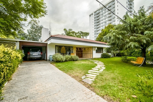 Casa De Cuatro Dormitorios En Venta Punta Del Este- Ref: 2579