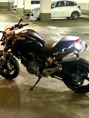 Ducati Monster 696