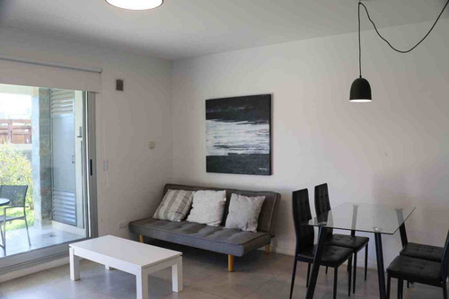 Departamento En Lagoon Pilar Con Cochera Y Jardin