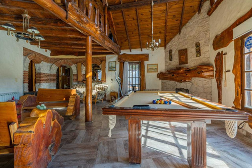 Excelente Casa Estilo Cabaña Individual Con Piscina Familiar