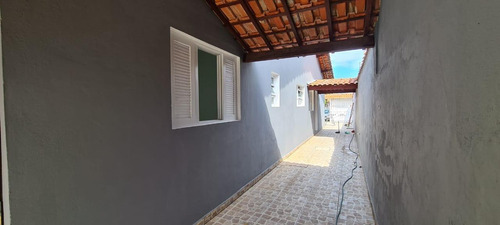 Casa Com Piscina 2 Dormitórios
