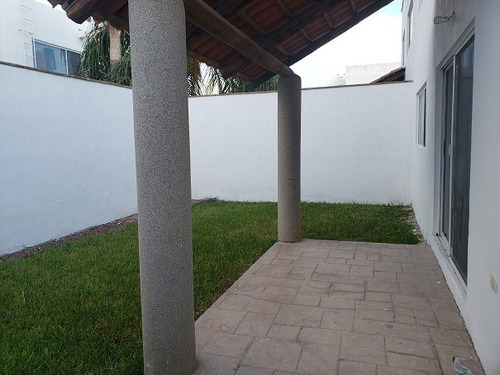 Imagen 21 de 23 de Casa En Renta En Residencial Senderos - (2)