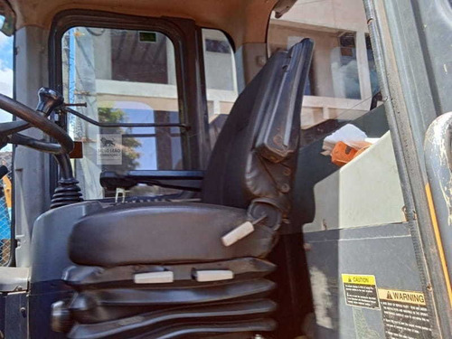 Imagem 3 de 4 de Pá Carregadeira Dl200 Doosan Operacional C/ Ar 2013