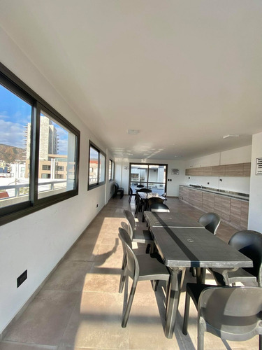 Imagen 7 de 11 de Departamento Céntrico Con Pileta Para 2/4 Personas