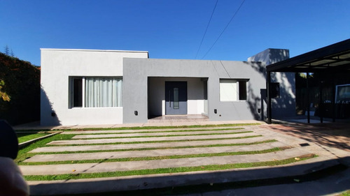 Hermosa Casa Calle Boedo Al Lado Ctro Civico Lujan