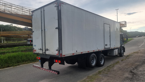 Iveco Tector Modelo 240 E 28 Cabina Lei Baú Ano 2015 Com Ar