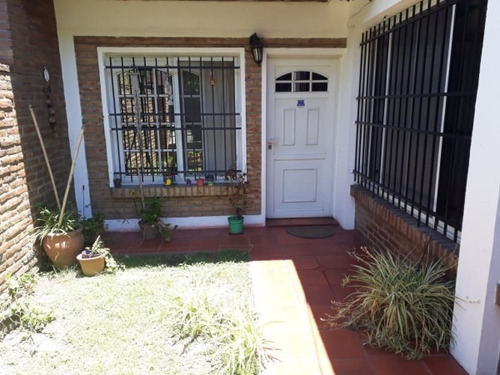 Imagen 2 de 15 de Casa Dos Dormitorios