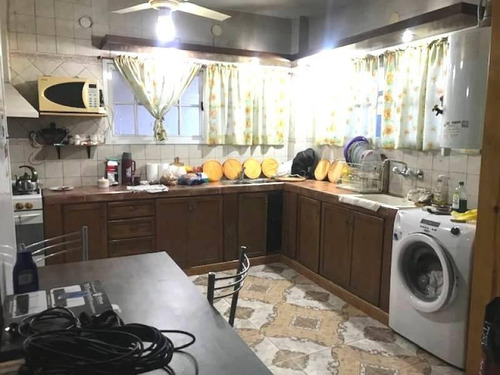 Imagen 2 de 10 de Casa Ph 4 Ambientes - Venta - Hurlingham - Proximo Santa Rosa - Permuta