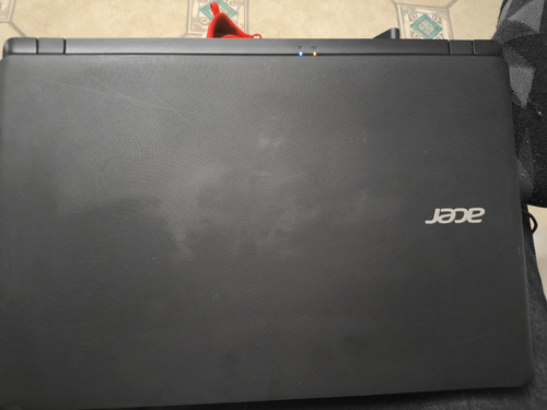 Lap Top Acer Aspiré Es 15 Procesador Amd E1 Negro (Usado)
