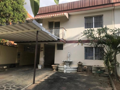 Venta De Hermosa Casa En Colinas De Bello Monte, Agenda Tu  Visita