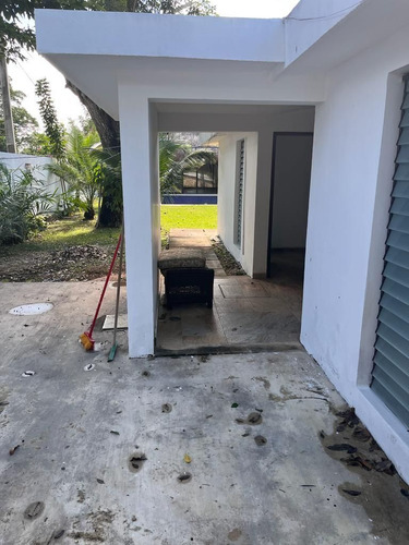 Casa En Renta Con Extenso Terreno Ideal Para Negocio Con Amplia Palapa