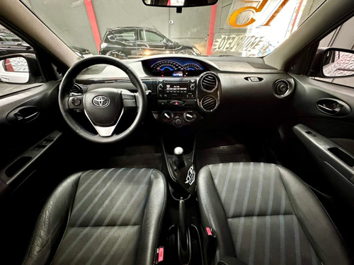 Toyota Etios 1.5 XS 16V FLEX 4P MANUAL