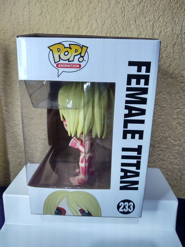 Funko Pop Female Titan 233 Atack On Titan Detalle En Caja (Usado)