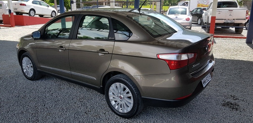 Fiat Grand Siena 1.6 16v Essence Flex 4p 2015