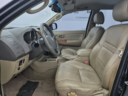 Toyota Fortuner 3.0 Sr5
