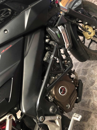 Rouser Ns 200