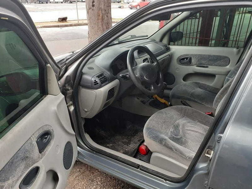 Imagem 6 de 10 de Renault Clio Sedan Privilege 1.6 16v Flex 2006 Completo