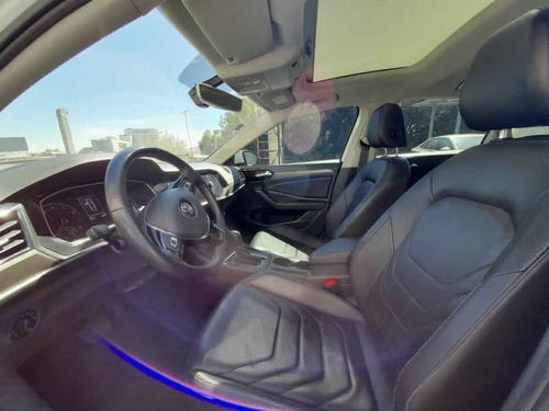 Imagen 14 de 15 de Volkswagen Jetta 2019 4p Highline L4/1.4/t Aut