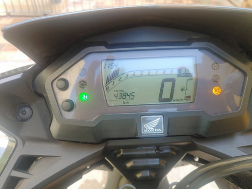 Imagem 2 de 7 de Moto