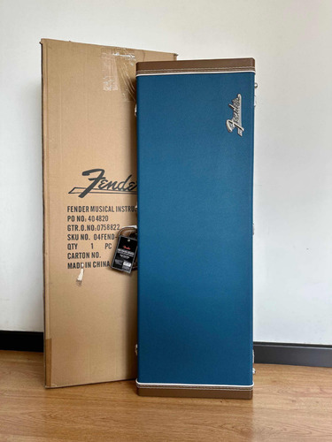 Fender Classic Series Wood Case For Strat/tele - Blue