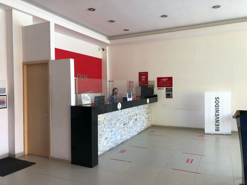 Oficina Ejecutiva Con Todos Los Servicios Oferta