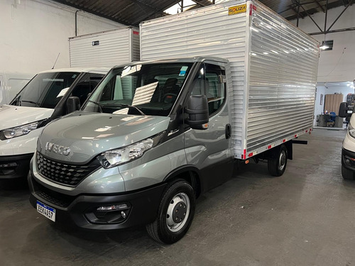 Iveco Daily 35-150 Ano 2022 Novissima Com Bau 4,5m