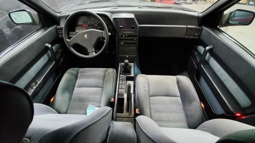 Imagen 11 de 14 de Alfa Romeo 164 1989 3.0 V6 12v