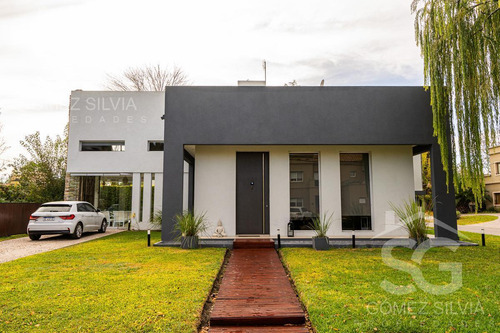Casa En Venta 6 Ambientes Barrio Cerrado Altos Del Sol, Ituzaingó