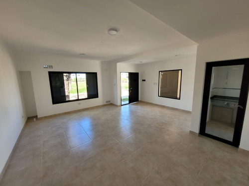 Imagen 3 de 18 de Casa A Estrenar, Calle Sargento Garcia. A 400 Mts De Plaza Centrica - San José - Entre Ríos.