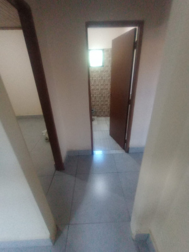 Casa Com Sala, Coz, Wc, 1 Quarto, Garagem E Quintal