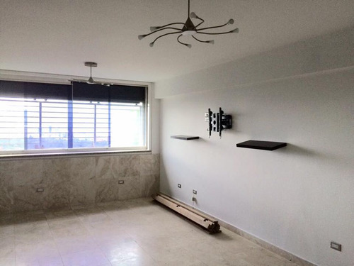 Imagen 1 de 17 de Se Vende Apto 67m2 1h/1.5b/1p Colinas Bello Monte