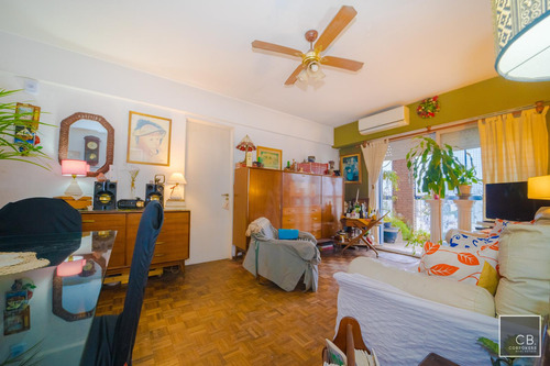 Departamento De 2 Ambientes De 53,73 M2. Piso Alto, Balcón. Cochera Fija. Apto Profesional. Flores