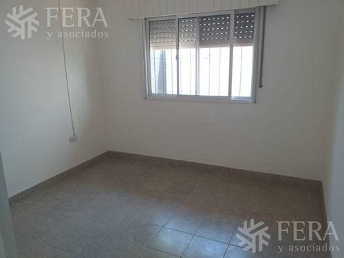 Imagen 7 de 11 de Venta De Departamento Tipo Casa 2 Ambientes En Bernal (11592)