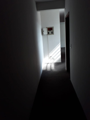 Imagem 10 de 19 de Sala - 7141 - 68154123
