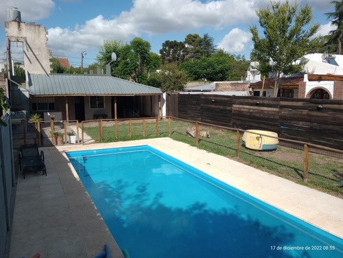 Casa En Venta Con Pileta Escucho Ofertas,financio