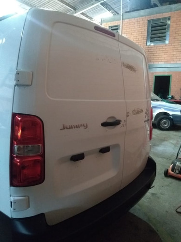 Expert E Jumpy Baixado No Detran Para Retirada De Peças