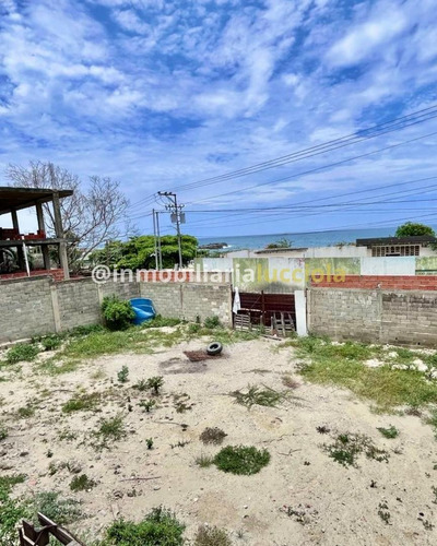 En Venta Terreno En Catia La Mar, Ref 624