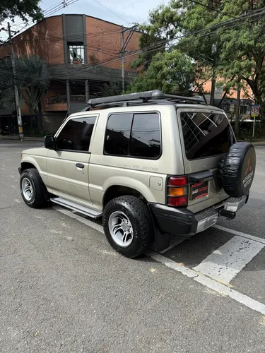 Mitsubishi Montero 3.0 V13