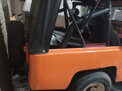 Imagen 6 de 15 de Jeep Jeep 4x4 4 Cilindros 4x4 Jaula Antivuelco
