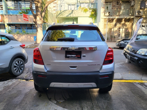 Imagen 7 de 19 de Chevrolet Tracker 1.8 Ltz+ Awd At 140cv 2016 Gris Plata 2016