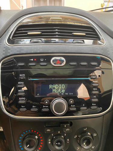Imagem 10 de 12 de Fiat Punto 2015 1.8 16v Sporting Flex Dualogic 5p