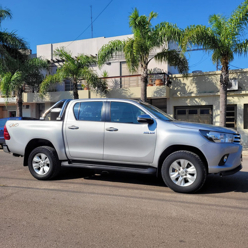 Toyota Hilux Pick-up 2.8 Cd Srv 177cv 4x4 At