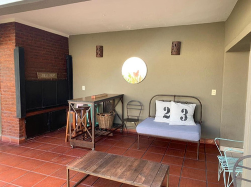 Imagen 8 de 20 de Casa Con 3 Dorm. + Jardin Y Piscina En Barrio Dalmine Viejo