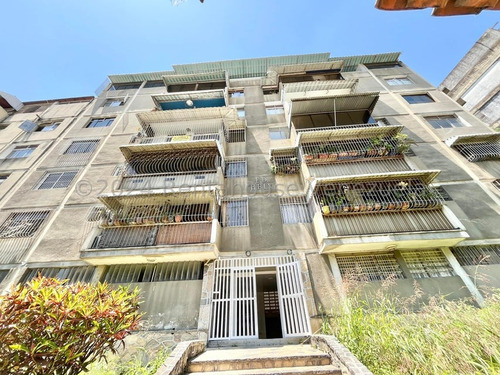 Espacioso Penthouse En Venta Ubicado En  El Municipio Baruta