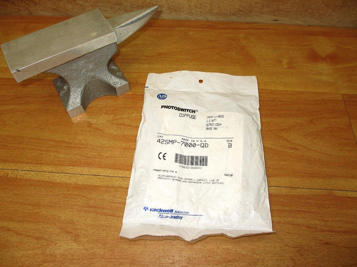 Allen Bradley 42smp-7000-qd *new Sealed* Photoswitch Dif Ccb