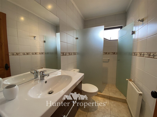Casa En Venta De 4 Dorm. En Colina