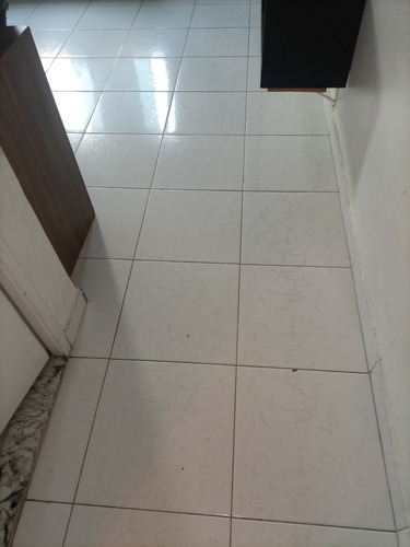 Casa Com 2 Sala 4 Quarto 1 Cozinha 4 Banheiro,1 Quintal.