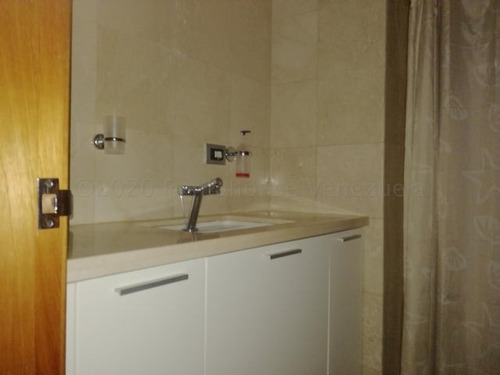 Venta De Apartamento En El Morro Frente Al Mar